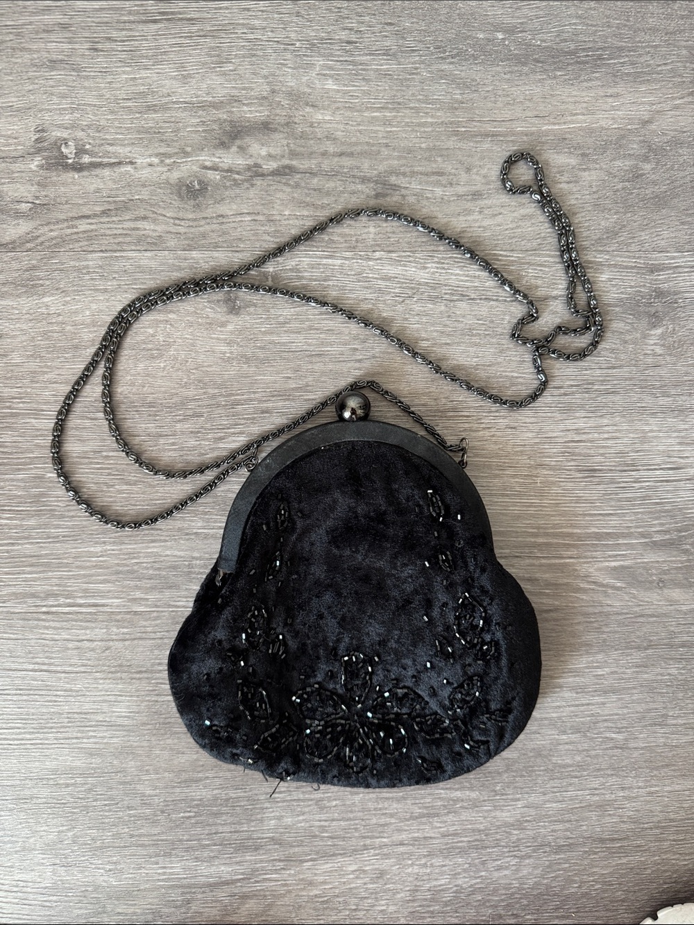 Black Beaded Velvet Evening Kiss Lock Bag